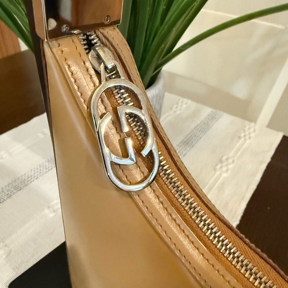 Gucci Vintage Tan Smooth Leather Hobo Shoulder Bag - Picture 3 of 8